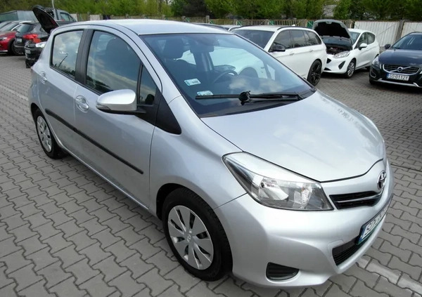 Toyota Yaris cena 22900 przebieg: 165000, rok produkcji 2012 z Sosnowiec małe 436